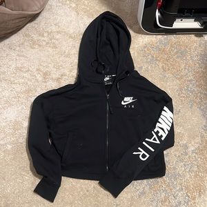 LIKE NEW Nike cropped women’s black zip up hoodie